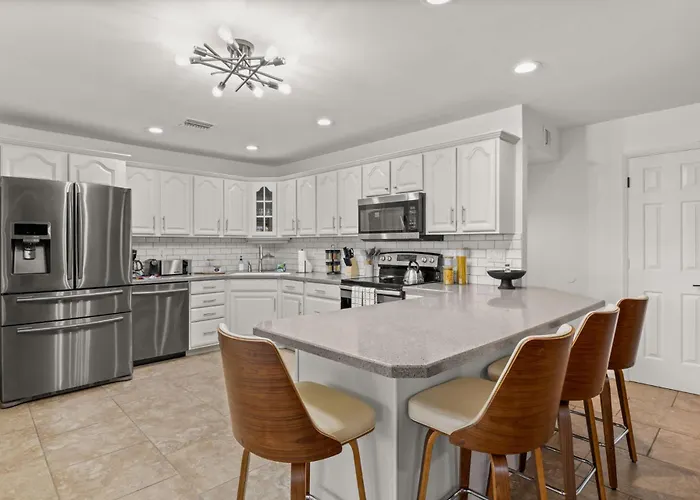 Painted Sky Ranch - Large Pool & Putt Holiday home *