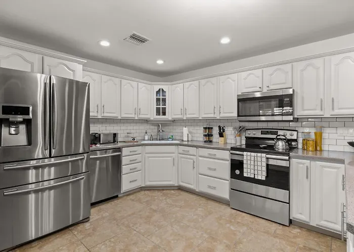 Painted Sky Ranch - Large Pool & Putt Holiday home *