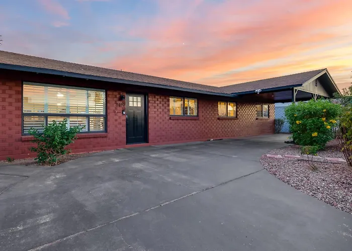 Painted Sky Ranch - Large Pool & Putt Holiday home *